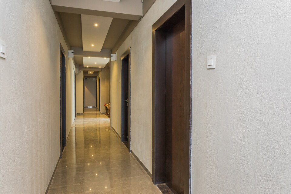 OYO 1563 Hotel Signature, Vijay Nagar Indore, Indore