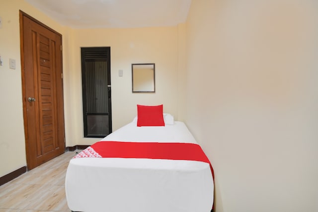 OYO 912 Fb Suites