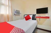 OYO 912 Fb Suites