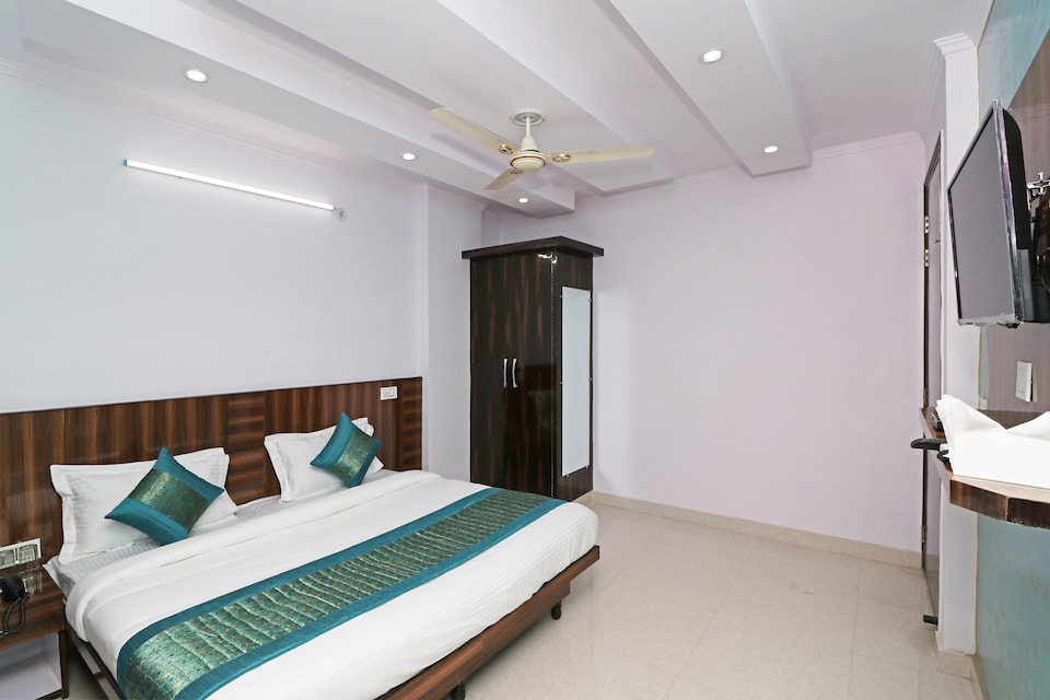 OYO Hotel Orbit Near Dwarka Sector 9 Metro Station, Airport-Dwarka Delhi, Delhi
