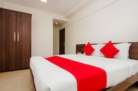 OYO Imperial Plus Near Western Express Highway Metro Station