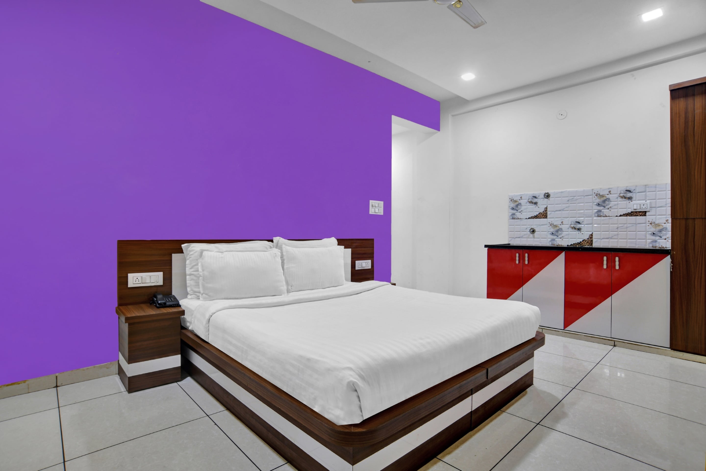 Collection O Jineshwari Hotel, Collection O Indore, Book @ ₹706 - OYO
