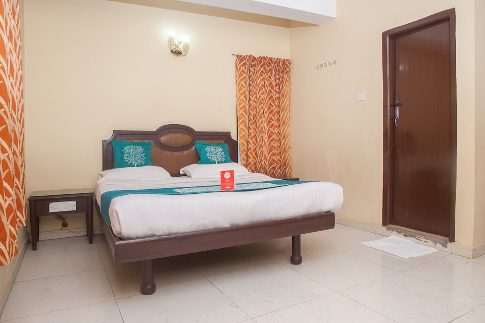 OYO 12357 Hotel Nilgiris Inn, Ooty Town, Ooty