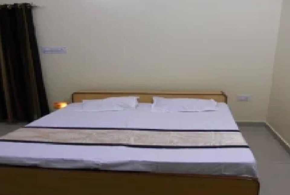 POP Welcome Stay & Rooftop Cafe, Shilpgram, Agra