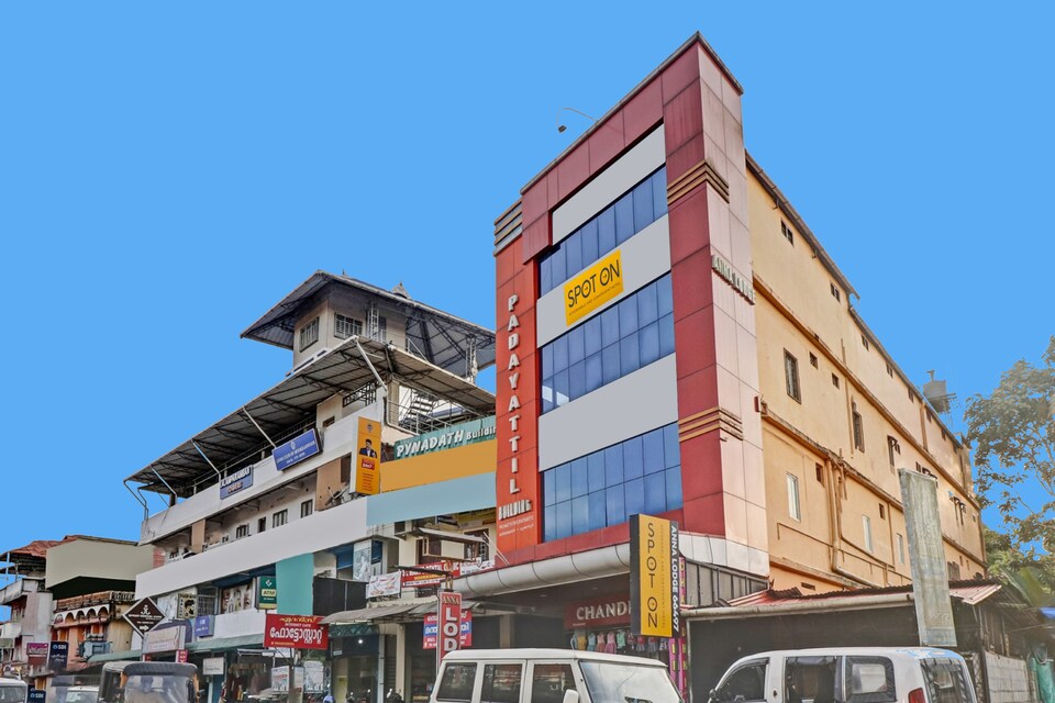 SPOT ON 703012 Padayattil Rooms, Ankamaly Airport Kochi, Kochi