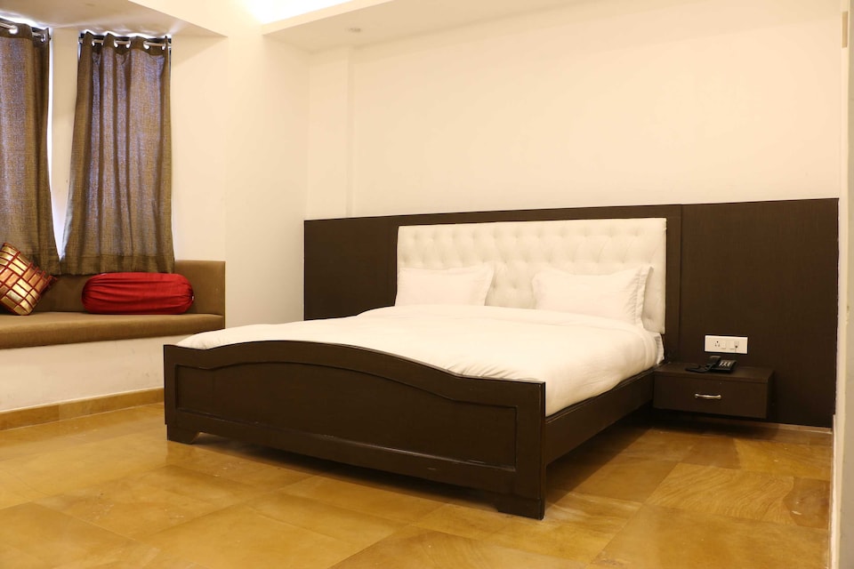 Collection O 703030 Blue Sapphire, Ramnagar City, Corbett-Ramnagar