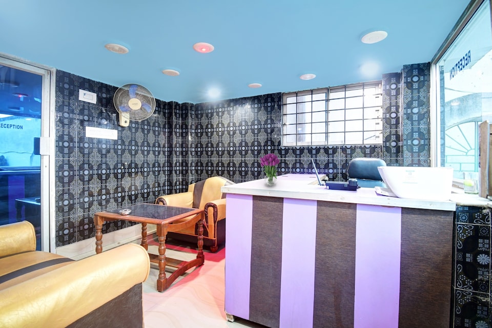 SPOT ON Hotel Royal, Raghunathganj, Raghunathganj