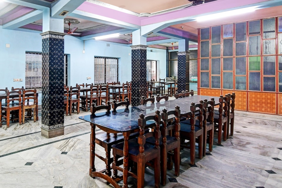 SPOT ON Hotel Royal, Raghunathganj, Berhampore