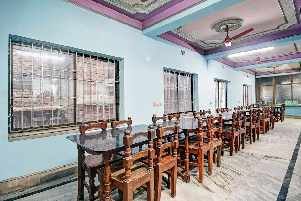 SPOT ON Hotel Royal, Raghunathganj, Berhampore