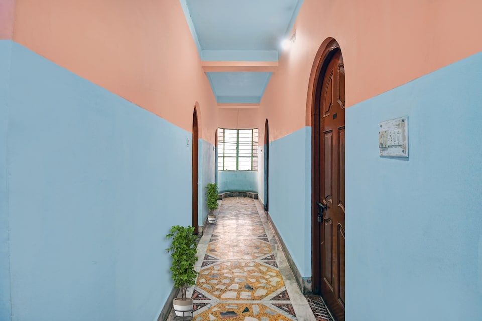 SPOT ON Hotel Royal, Raghunathganj, Berhampore