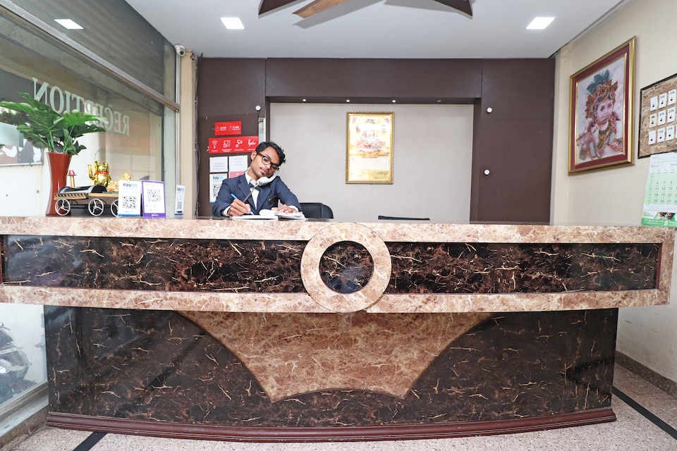 Townhouse GE Road Raipur Formerly Ratan International, Station Road - Raipur, Raipur