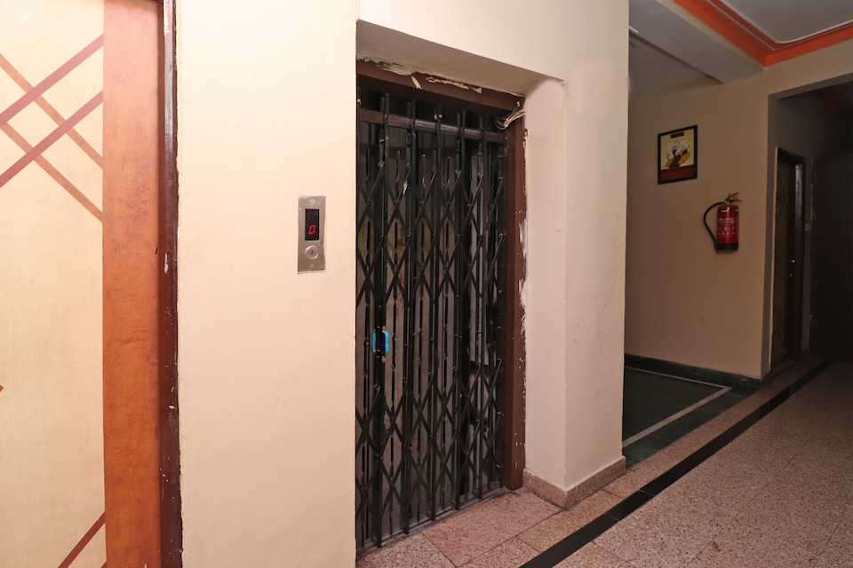 Townhouse GE Road Raipur Formerly Ratan International, Station Road - Raipur, Raipur