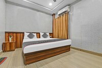 Townhouse 1162 Banana Boutique