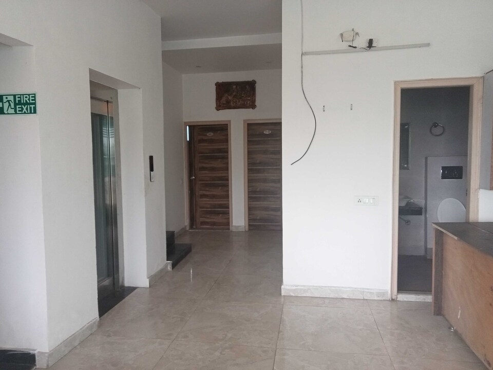 OYO 703161 Z Rooftop Restaurant, Zirakpur, Zirakpur