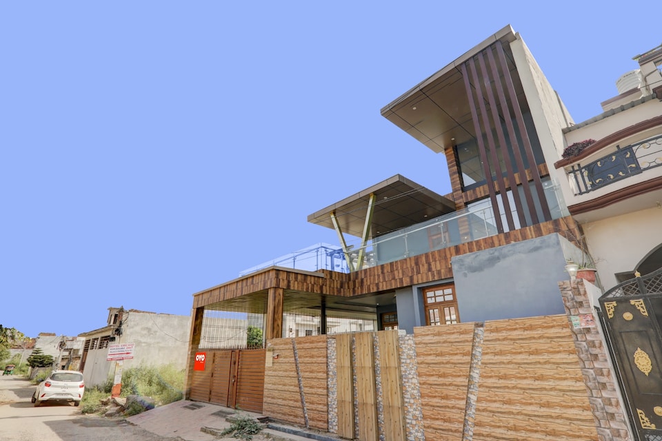 Flagship Hotel Quirk Near Phoenix Palassio, Gomti Nagar Lucknow, लखनऊ