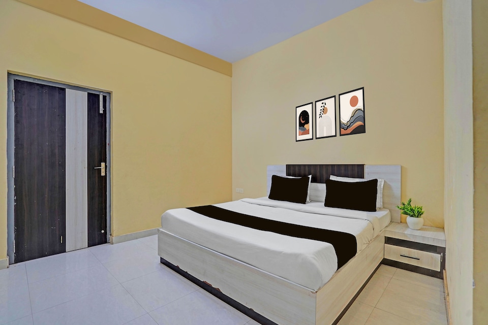 Hote O IIIT Square Bhubaneswar Formerly Sri Krishna Palace, Khandagiri Bhubaneswar, Bhubaneswar