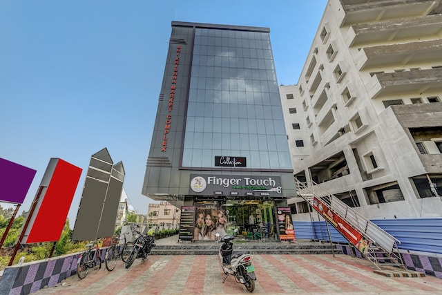 Capital O Sri Krishna Palace Near Sum Hospital