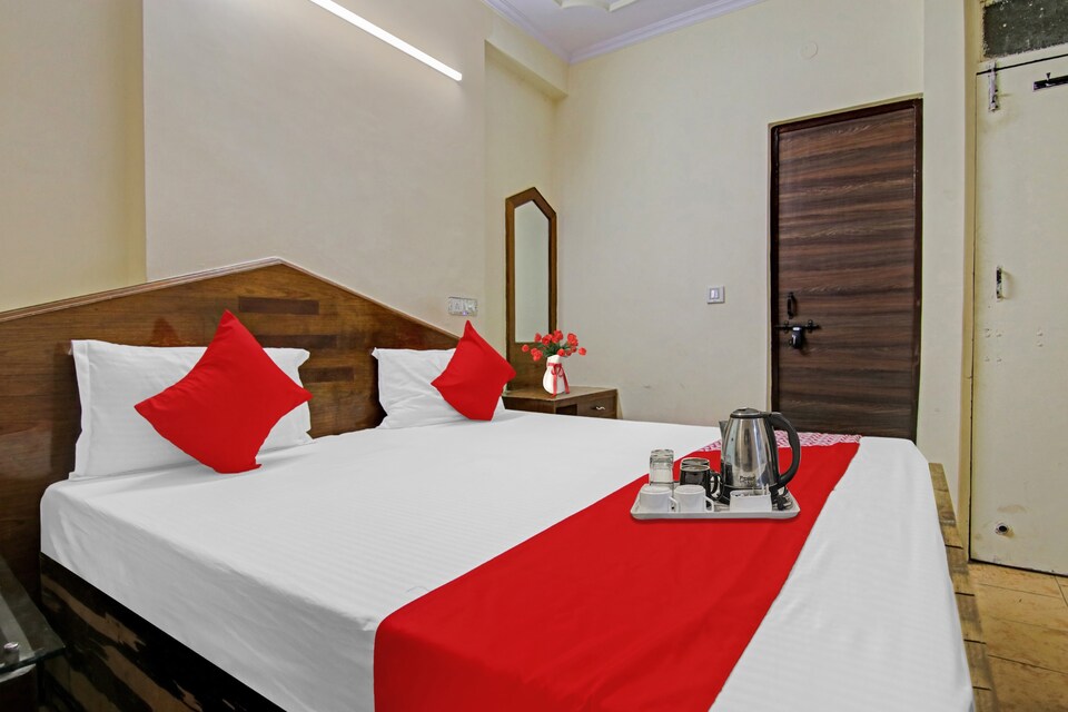 Flagship Hotel Hans Dx Near Jama Masjid, Paharganj Delhi, Delhi