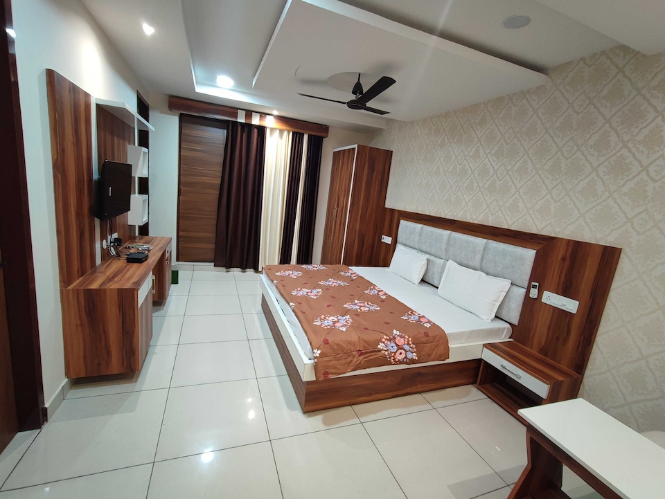 POP Royal Grand, Jalandhar, Jalandhar