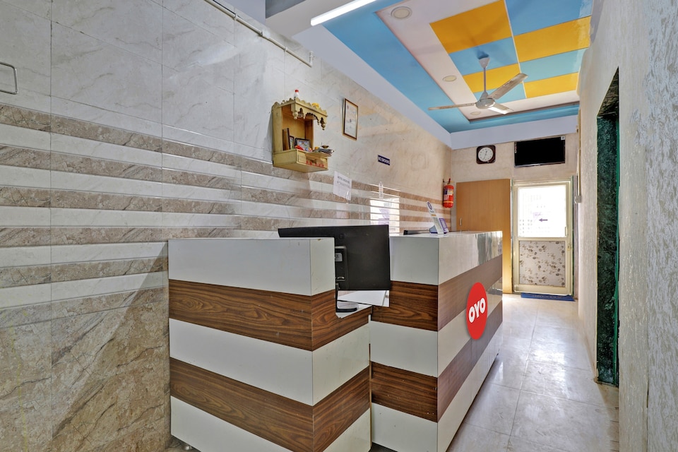Hotel O POP Hotel Dk Guest House, Ashram Road Ahmedabad, Ahmedabad
