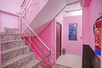 Hotel O Crossing Hotel Ghaziabad Railway Station