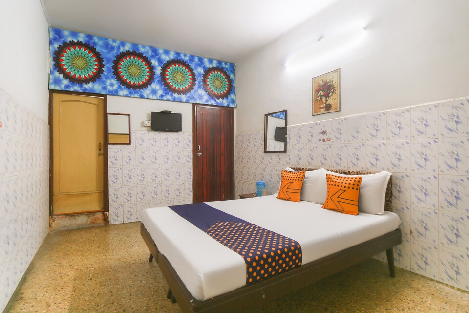 SPOT ON 3 Star Guest House Near Thirumangalam Metro Station, Anna Nagar Chennai, Chennai