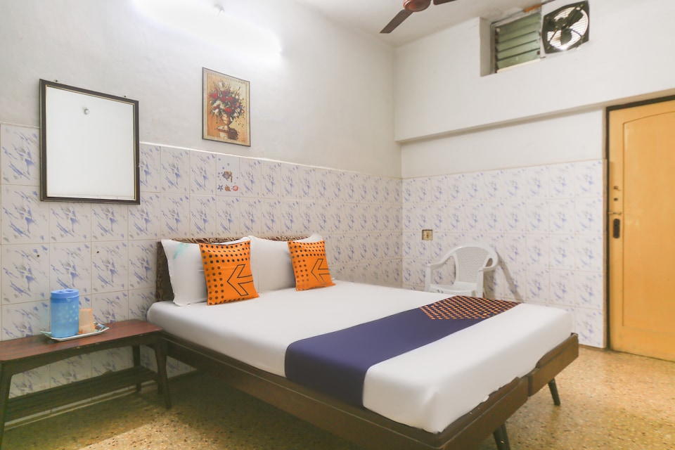 SPOT ON 3 Star Guest House Near Thirumangalam Metro Station, Anna Nagar Chennai, Chennai