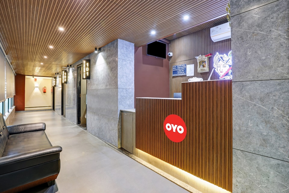 Hotel O Shree Palace, Surat Railway Station, Surat