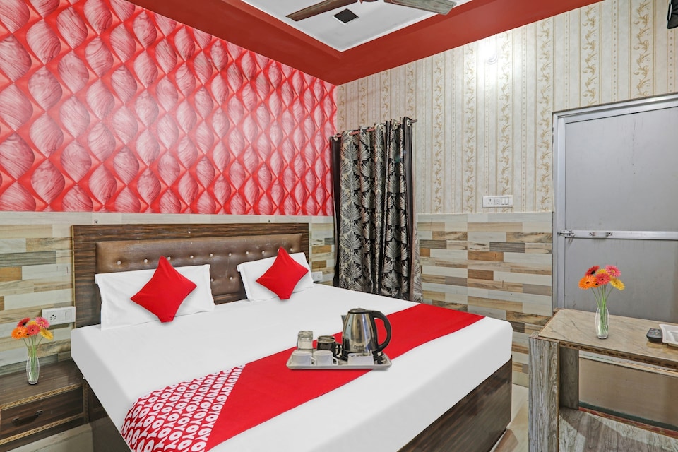 OYO Flagship Hotel Sun Inn Near Sahara Ganj Mall, Charbagh Lucknow, Lucknow