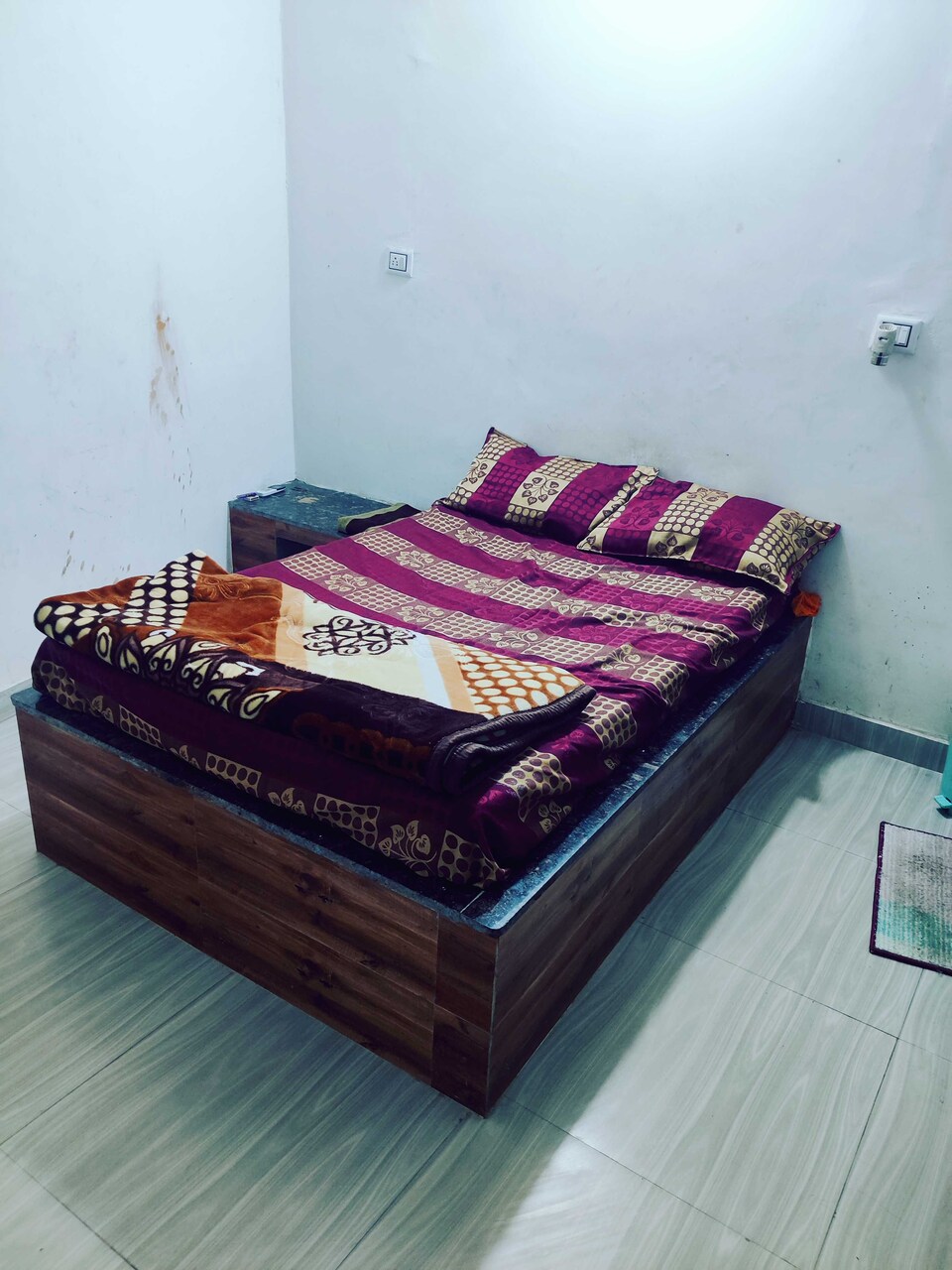 OYO 703421 Lakshya Oyo, Anand Vihar Delhi, Delhi