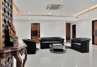 Super Hotel O Rudra Grand