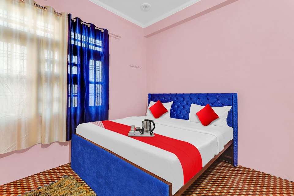 Hotel O ADORA STAY, Aliganj Lucknow, Lucknow