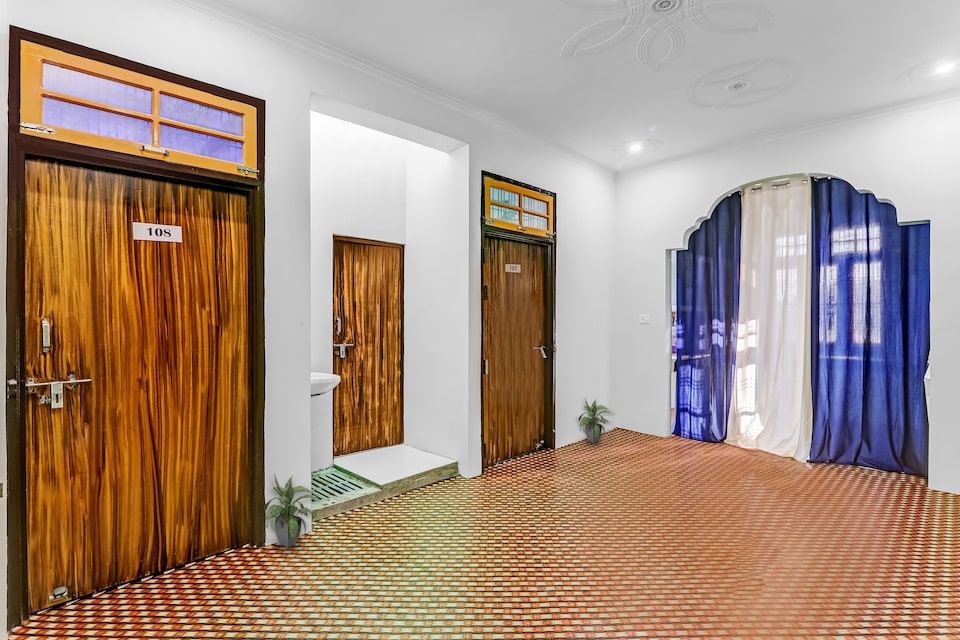 Hotel O ADORA STAY, Aliganj Lucknow, Lucknow