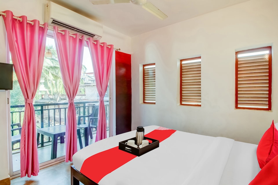 Flagship Deep Homestay Near Candolim Beach, Candolim Goa, Goa