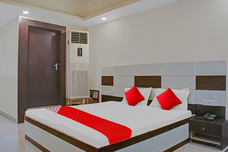 OYO Flagship 703440 Paras Celebration, Bailey Road, Patna