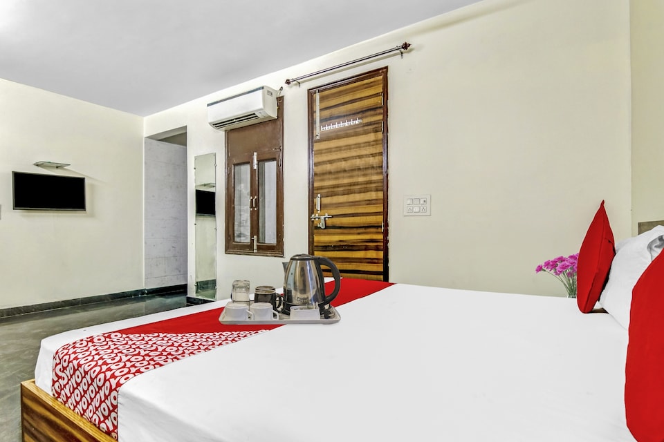 Flagship Hotel New Wonders Hills Near Samaypur Badli Metro Station, Paharganj Delhi, Delhi