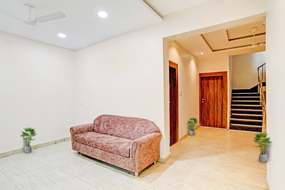 Hotel O Adiyogi Aura, MG Road Indore, Indore