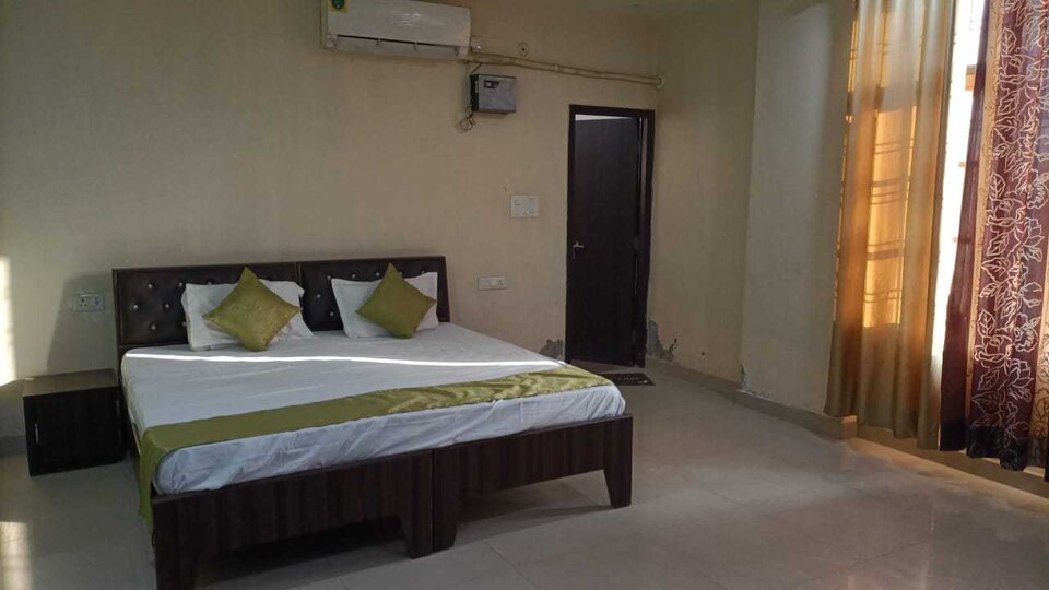 Live on LCK2352, Gomti Nagar Lucknow, Lucknow