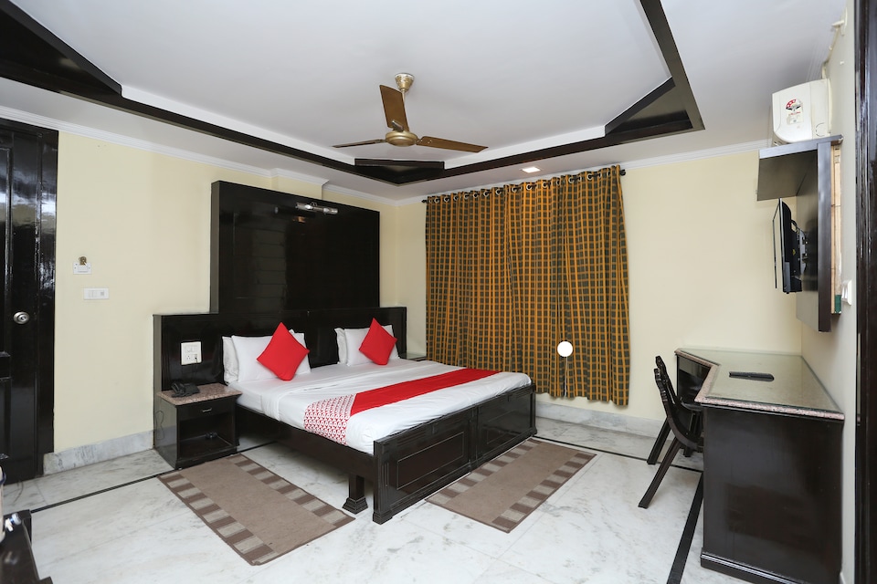 OYO 12400 Hotel Prem, Haridwar Junction, Haridwar