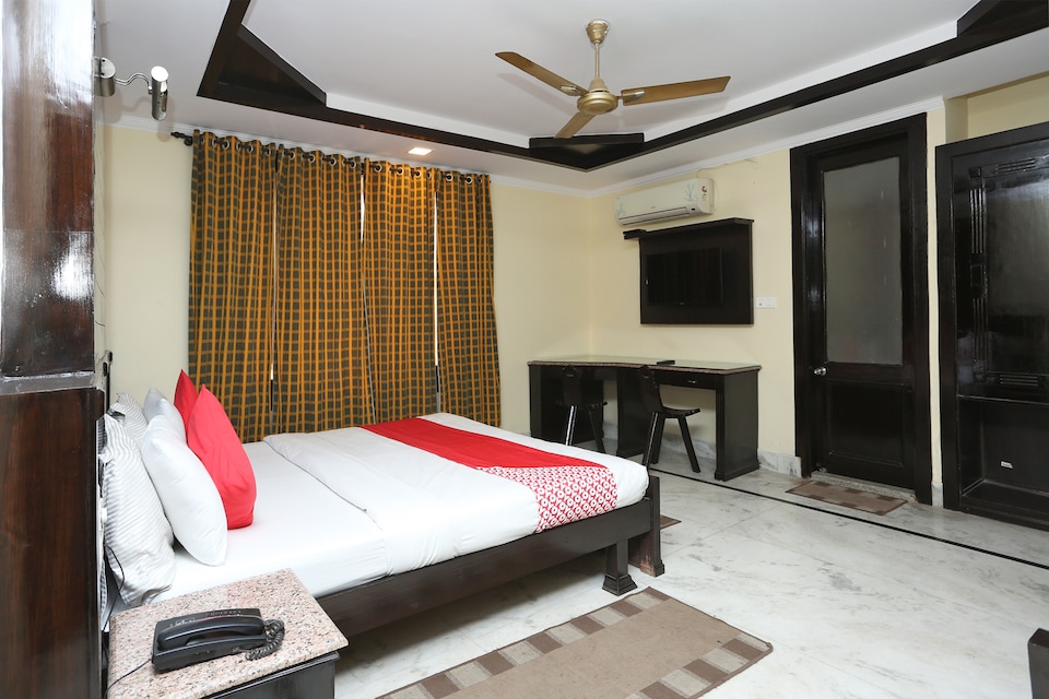 OYO 12400 Hotel Prem, Haridwar Junction, Haridwar