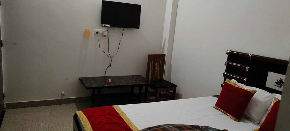 SPOT ON Hotel Holiday, Bharatpur, Bharatpur