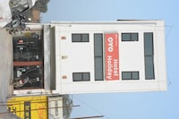 OYO 703555 Hotel Holiday
