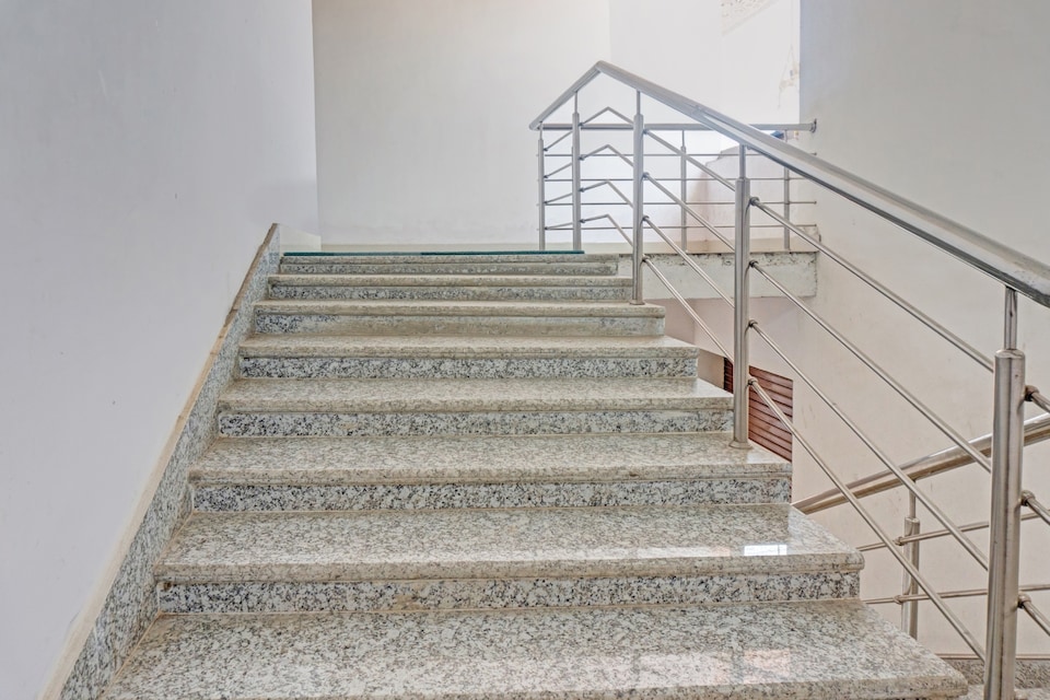 OYO Flagship Hotel Shehnai, Anisabad, Patna