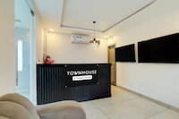 OYO Townhouse Deva Road Lucknow