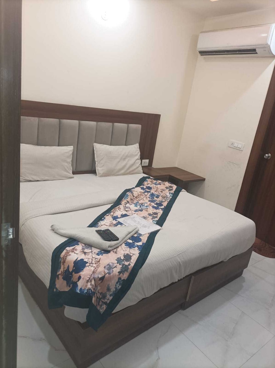 Capital O Icon Suits, Airport Delhi, Delhi Transit