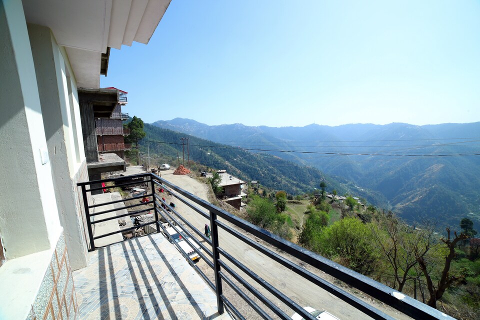 OYO Home 12408 Hill View 2BHK, Chotta Shimla, Shimla