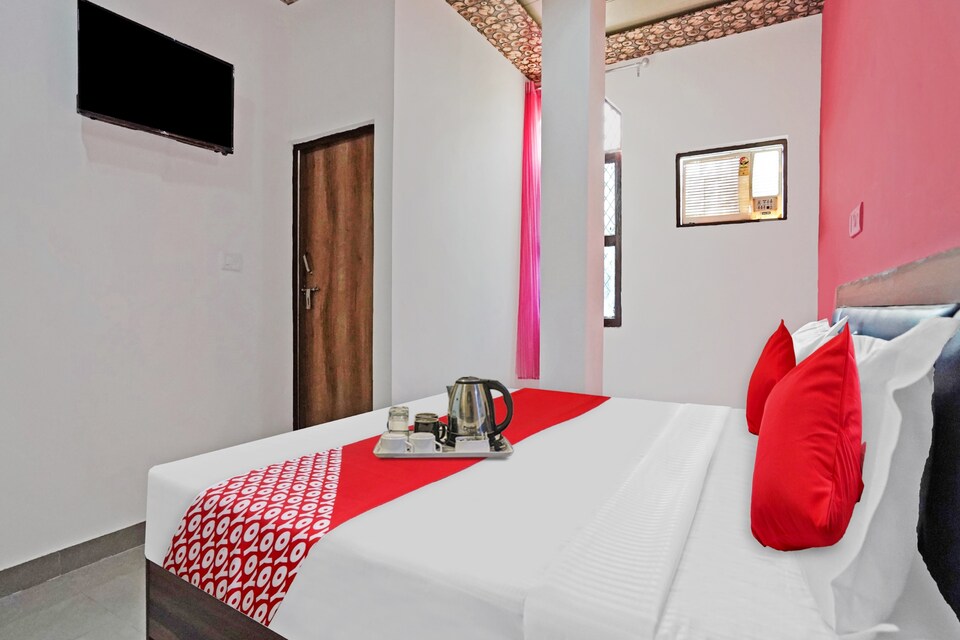 Hotel O Joyous Inn, Indirapuram Ghaziabad, Ghaziabad