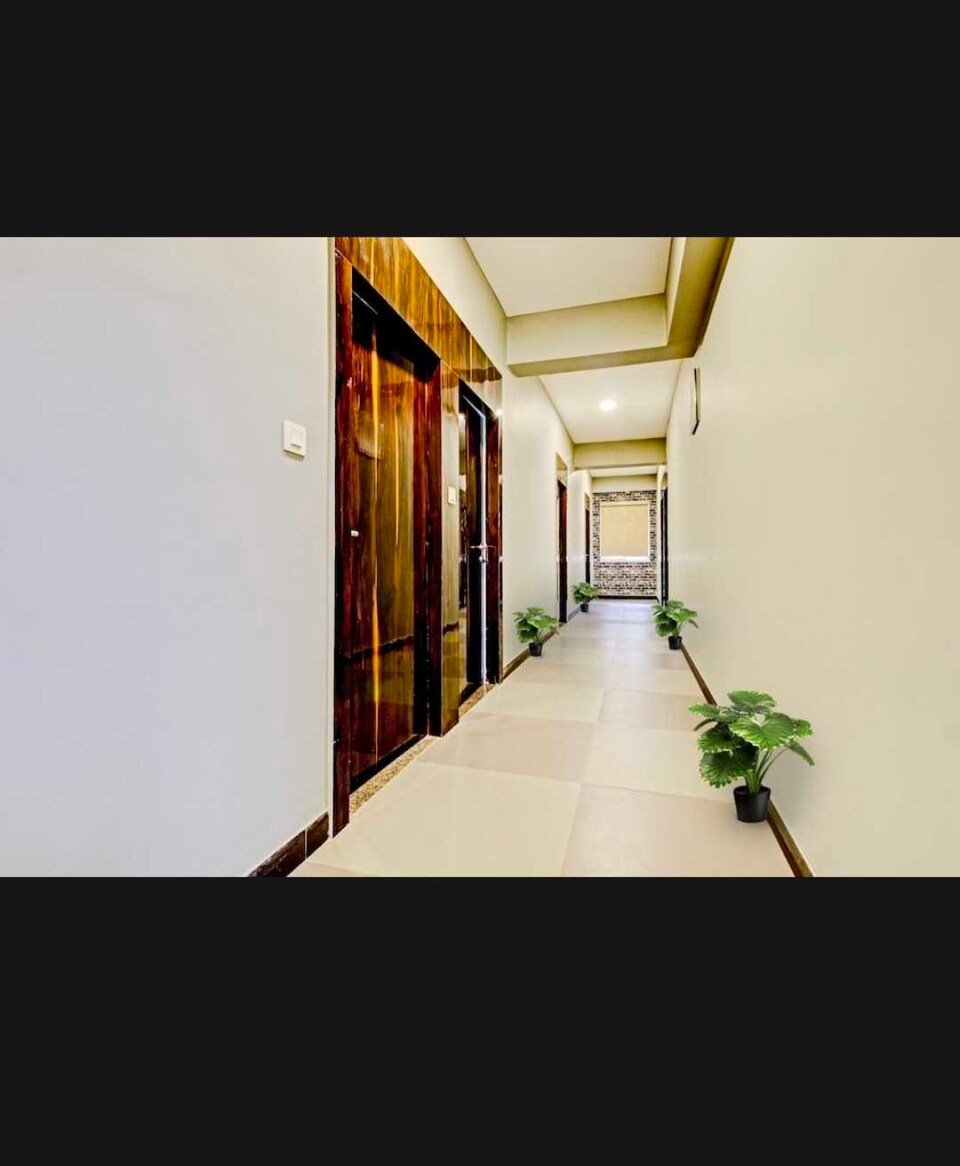 OYO Hotel Happy Happy, Hamidia Road Bhopal, Bhopal