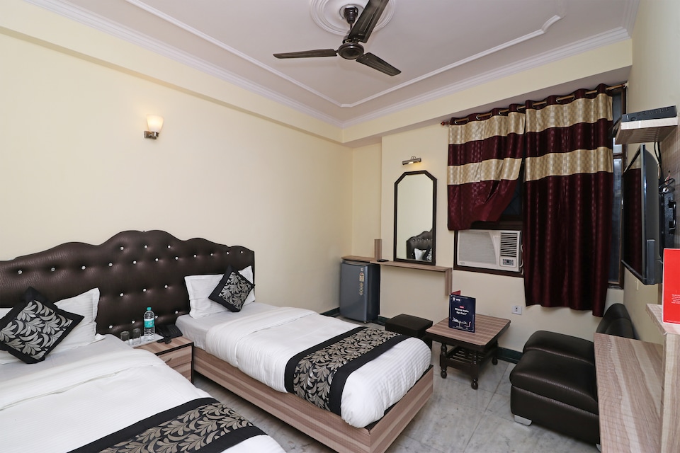 OYO Hotel Silver Shine Near Gurudwara Shri Bangla Sahib, Paharganj Delhi, Delhi
