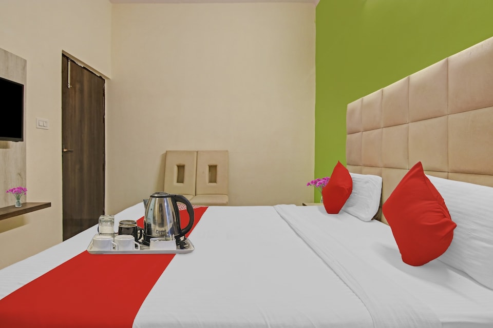 Flagship Hotel The Breakers Near Pacific Mall Tagore Garden, Paschim Vihar Delhi, Delhi